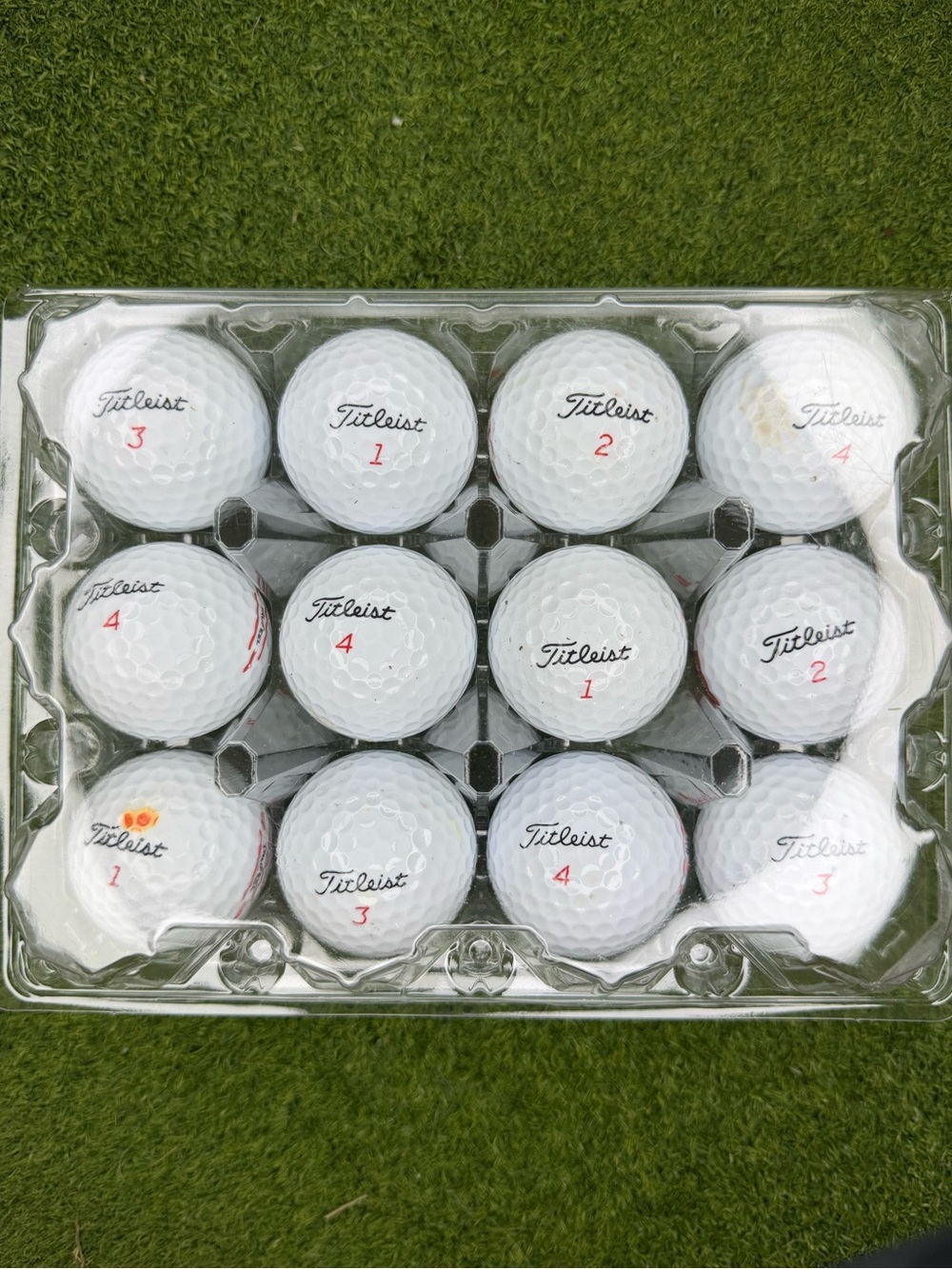 Titleist TruFeel Golf Balls 12-Pack White Used